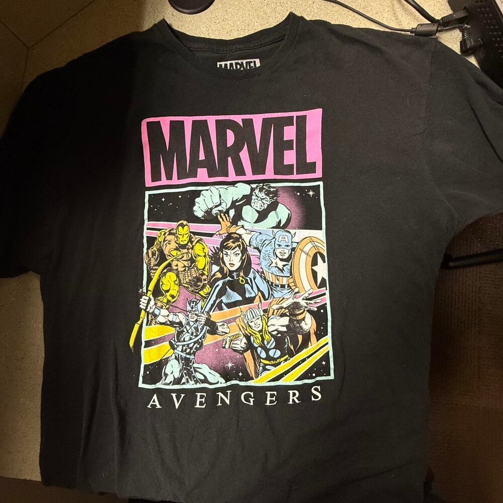 Marvel black avengers t shirt size